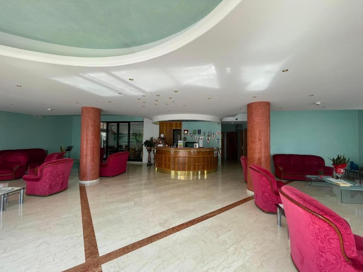 קיאנצ'נו טרמה Hotel Cristina מראה חיצוני תמונה