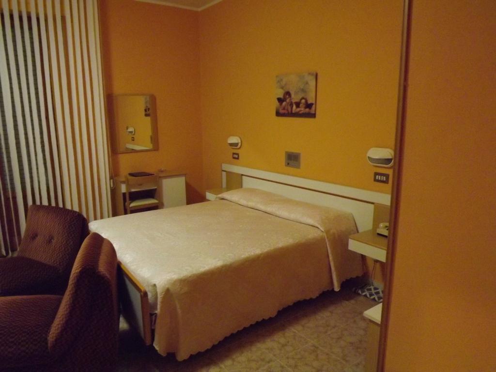 קיאנצ'נו טרמה Hotel Cristina חדר תמונה