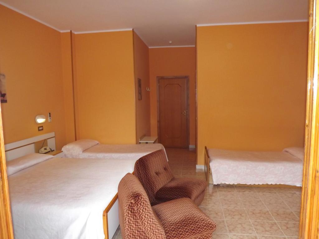 קיאנצ'נו טרמה Hotel Cristina מראה חיצוני תמונה