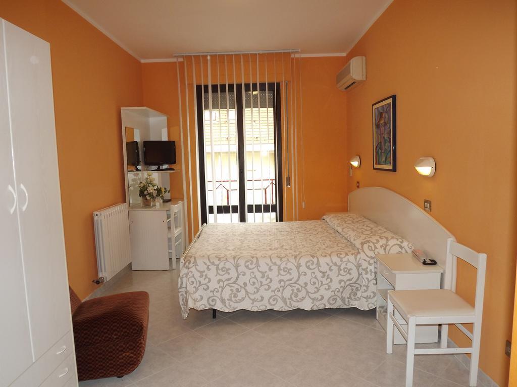 קיאנצ'נו טרמה Hotel Cristina מראה חיצוני תמונה