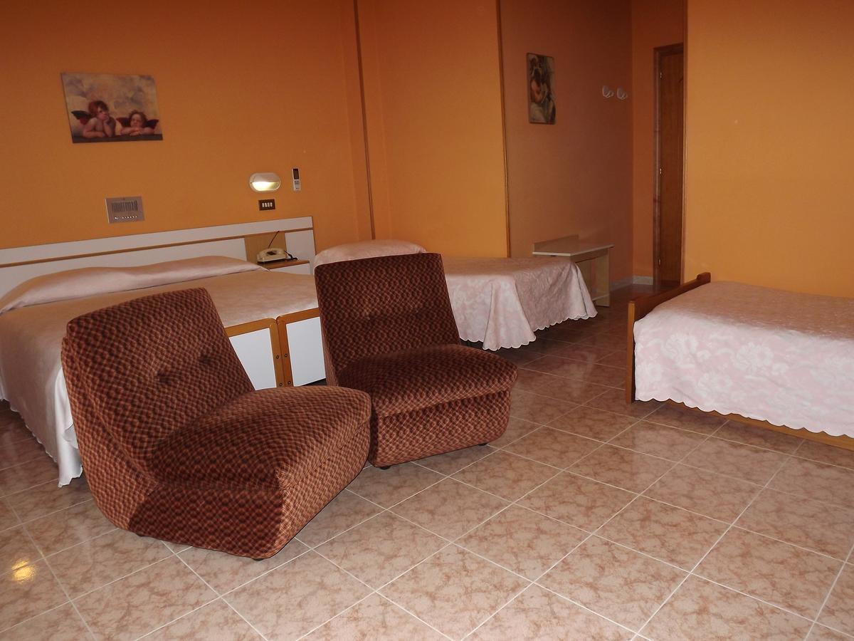 קיאנצ'נו טרמה Hotel Cristina מראה חיצוני תמונה